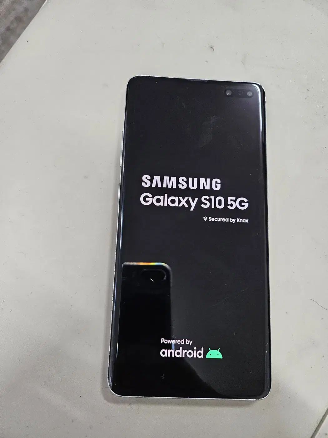 갤럭시S10 5G 256GB 골드 깨끗한 단말기 입니다.